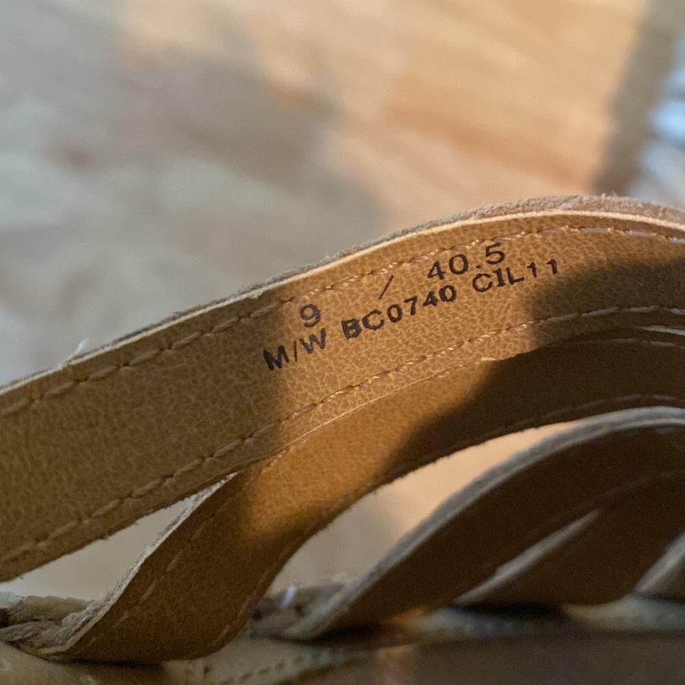 BORN boc Leather Metallic Flower Slide Strappy Sandals - Picture 10 of 11